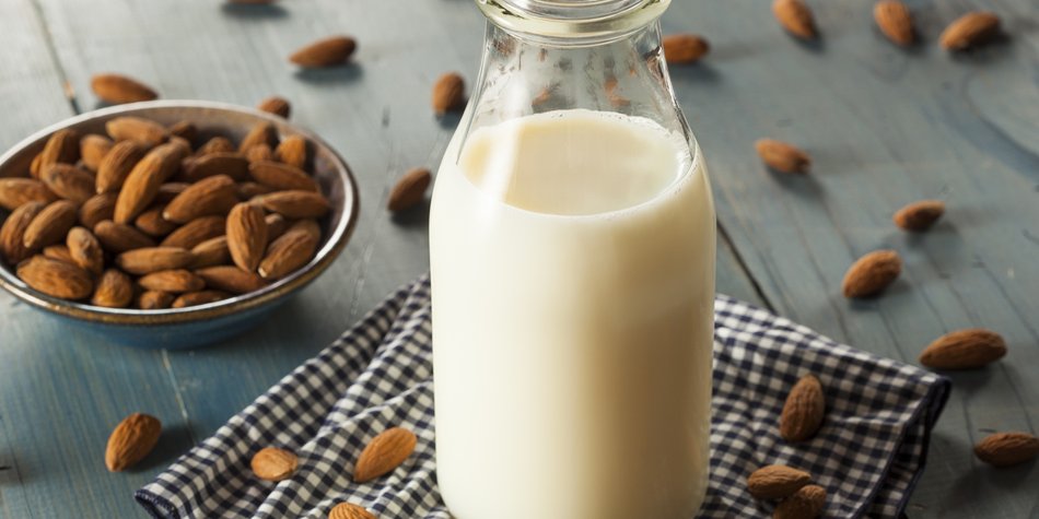 Mandelmilch selber machen: Gesund und günstig Mandelmilch selber machen: Gesund und günstig