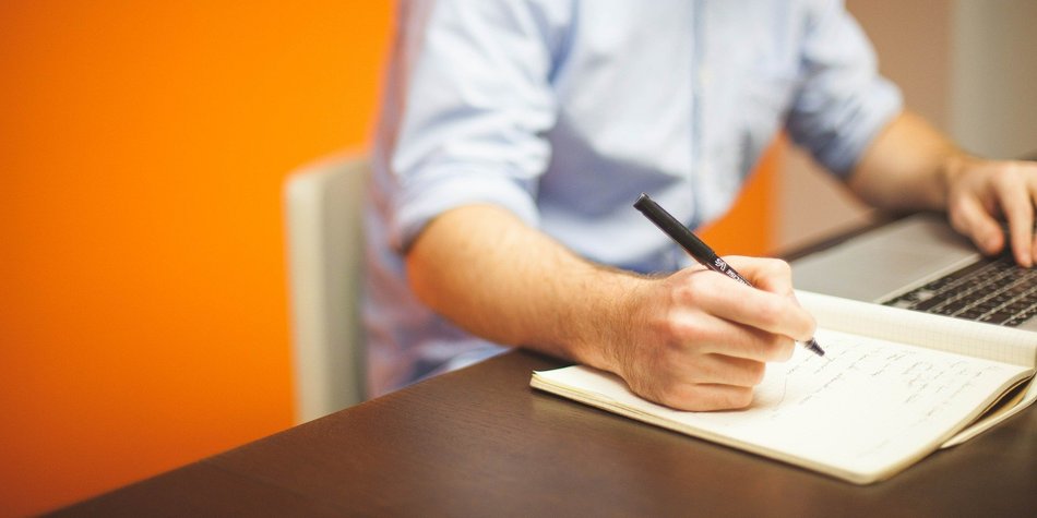 Lektor werden: Die Liebe zum Lesen als Job Lektor werden: Die Liebe zum Lesen als Job