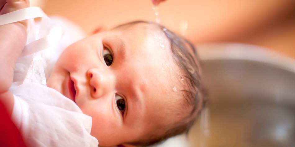 Taufsprüche: Der perfekte Spruch zur Taufe für dein Baby Taufsprüche: Der perfekte Spruch zur Taufe für dein Baby