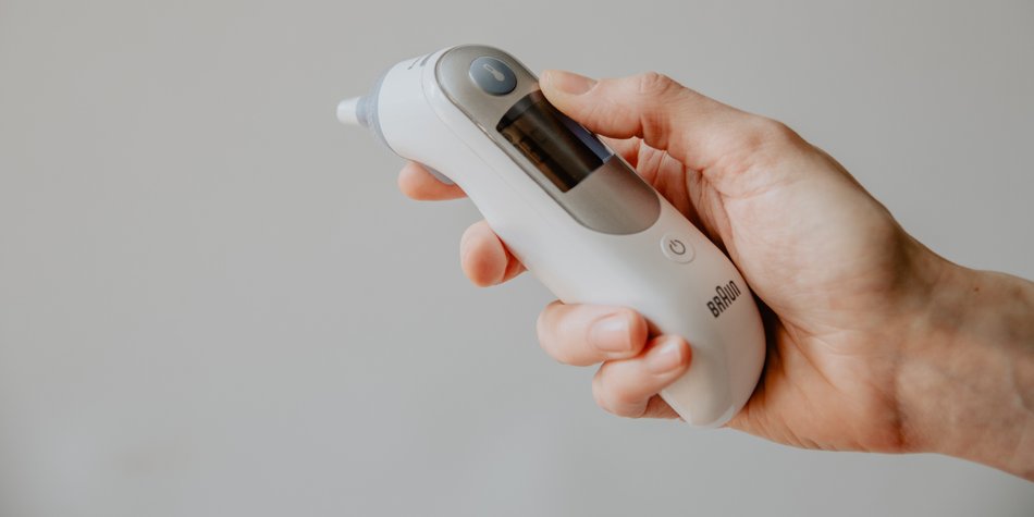 Fieberthermometer desinfizieren: Wie es geht und was beachtet werden muss Fieberthermometer desinfizieren: Wie es geht und was beachtet werden muss