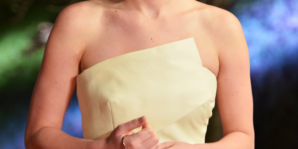 Jennifer Lawrence hortet Sexspielzeug Jennifer Lawrence hortet Sexspielzeug