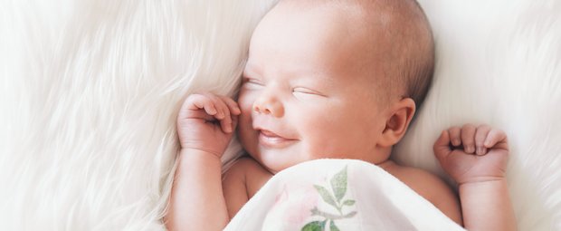 Aufgedeckt: Die beliebtesten Babynamen in deinem Geburtsjahr
