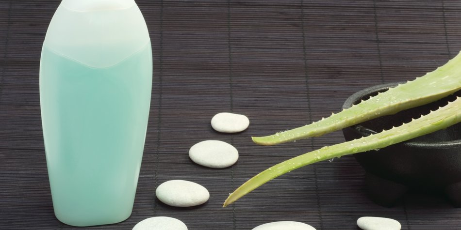 Von wegen natürlich: Mikroplastik statt Aloe Von wegen natürlich: Mikroplastik statt Aloe