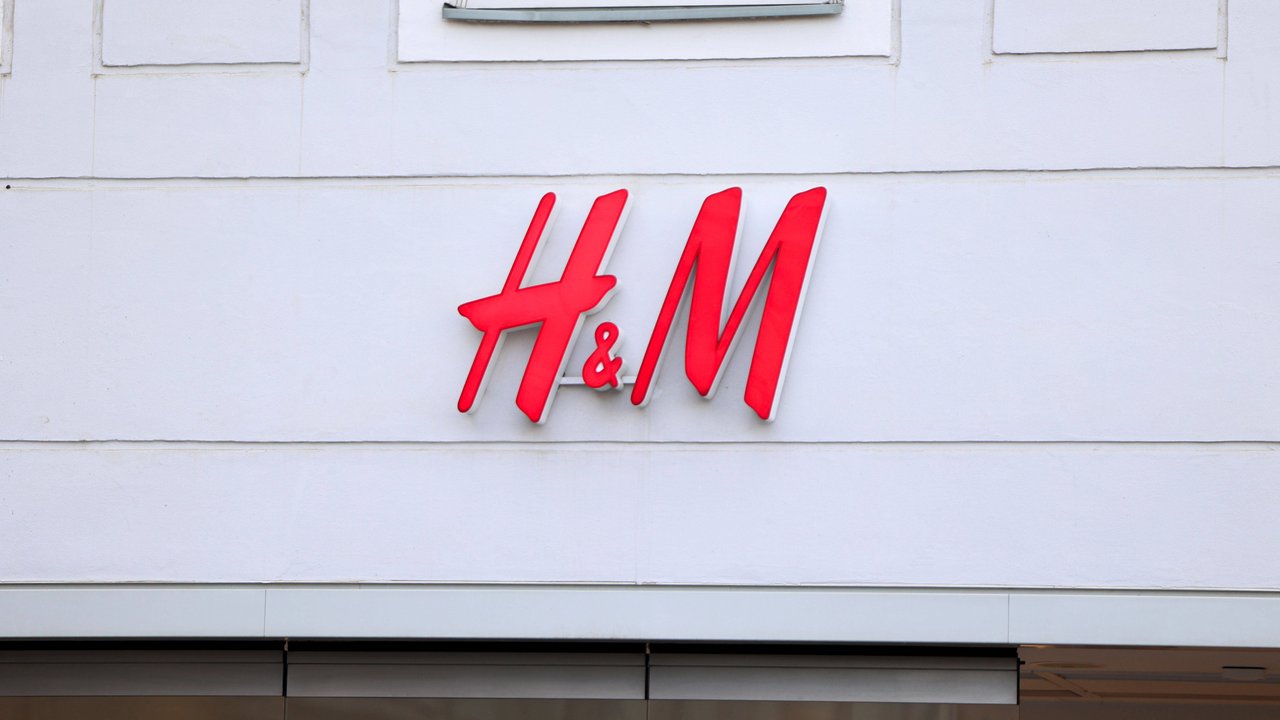 Bei H&M kannst du den lässigen Style von Heidi Klum nachshoppen.