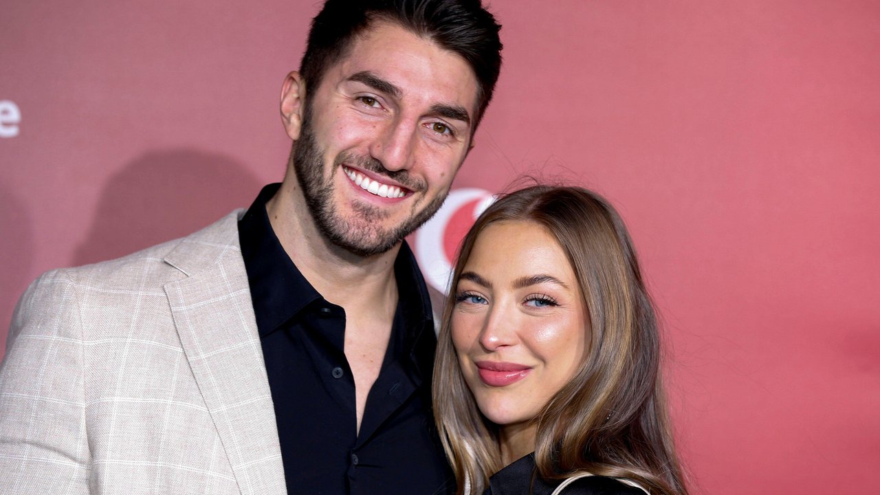 Dennis Gries mit seiner Freundin Katja Geretschuchin. Dennis Gries mit seiner Freundin Katja Geretschuchin.