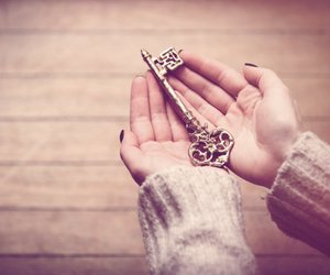 Schlüssel-Tattoo Bedeutung: Wunderschöne Ideen und Vorlagen zur Inspiration