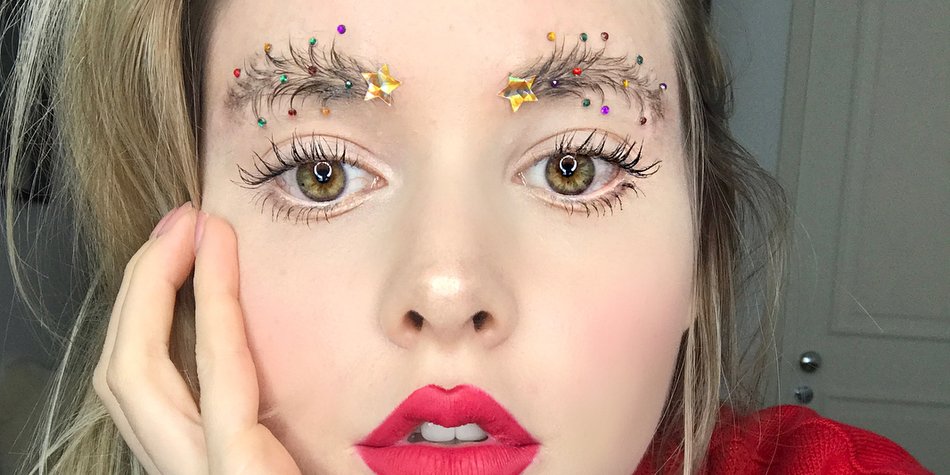 Glitzernde Tannenbaum-Augenbrauen erobern das Netz Glitzernde Tannenbaum-Augenbrauen erobern das Netz