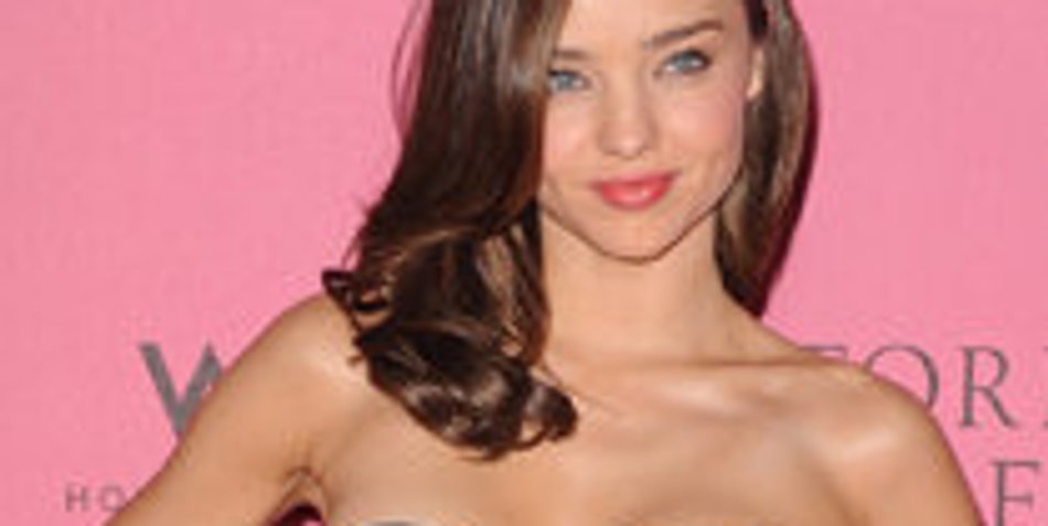 Miranda Kerr zeigt ihren kleinen Babybauch Miranda Kerr zeigt ihren kleinen Babybauch