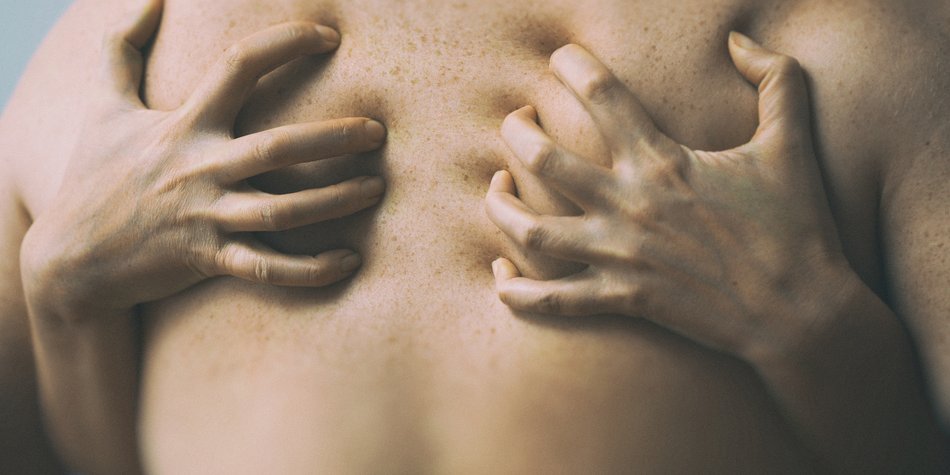 So kommst du durch eine Umarmung zum Orgasmus So kommst du durch eine Umarmung zum Orgasmus