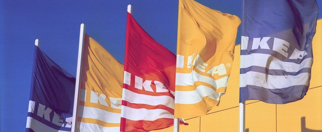 Teller, Schalen & Co. von IKEA 2023: Die schönsten Geschirr-Trends im Winter Teller, Schalen & Co. von IKEA 2023: Die schönsten Geschirr-Trends im Winter