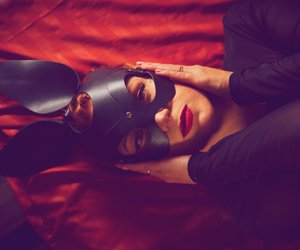 Kink Shaming: Warum das Vorverurteilen sexueller Vorlieben so daneben ist