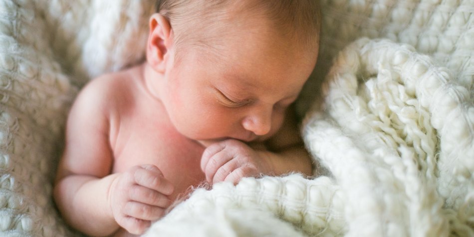 4 Dinge, die ein Baby in der 1. Stunde macht 4 Dinge, die ein Baby in der 1. Stunde macht