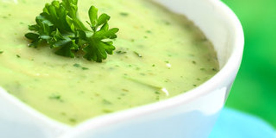 Erbsensuppe mit frischer Minze Erbsensuppe mit frischer Minze