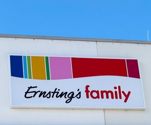 Diese gestreifte Bluse mit Herz-Stickerei von Ernsting's family sorgt im Frühling für Begeisterung