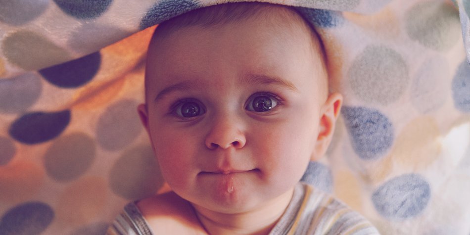 Warum Babys spucken und was du dagegen tun kannst Warum Babys spucken und was du dagegen tun kannst