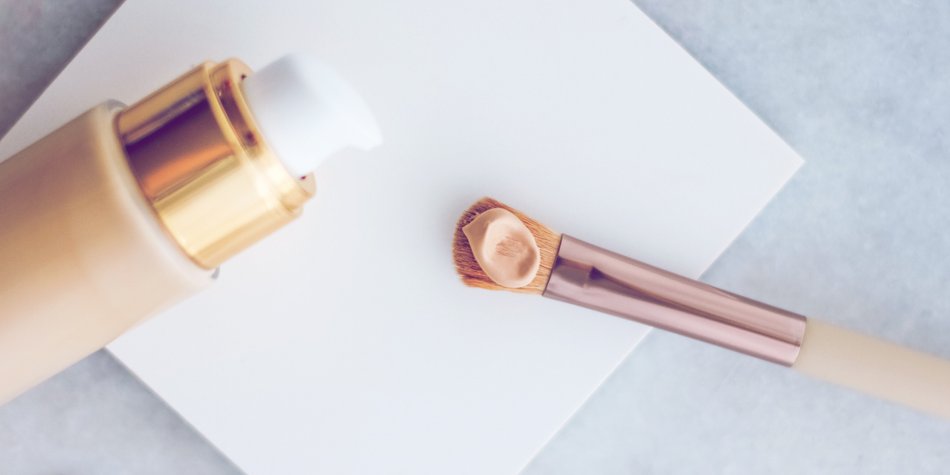 Was ist eine Foundation? Produkte, Tipps & Techniken Was ist eine Foundation? Produkte, Tipps & Techniken