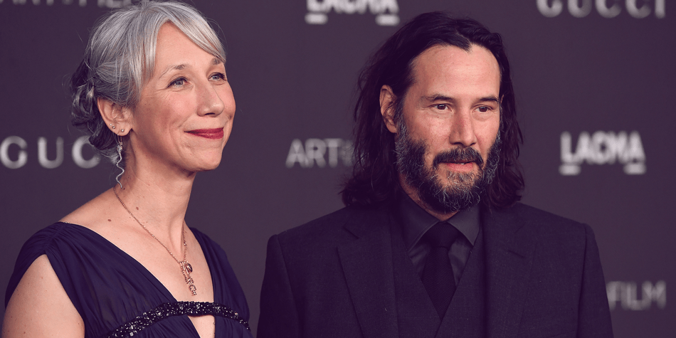 Keanu Reeves zeigt sich zum ersten Mal mit neuer Freundin Keanu Reeves zeigt sich zum ersten Mal mit neuer Freundin