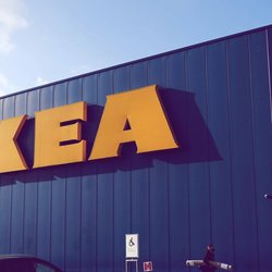 Tschüss Kabelsalat: Dieser Ikea-Hack schafft in deiner Wohnung Ordnung