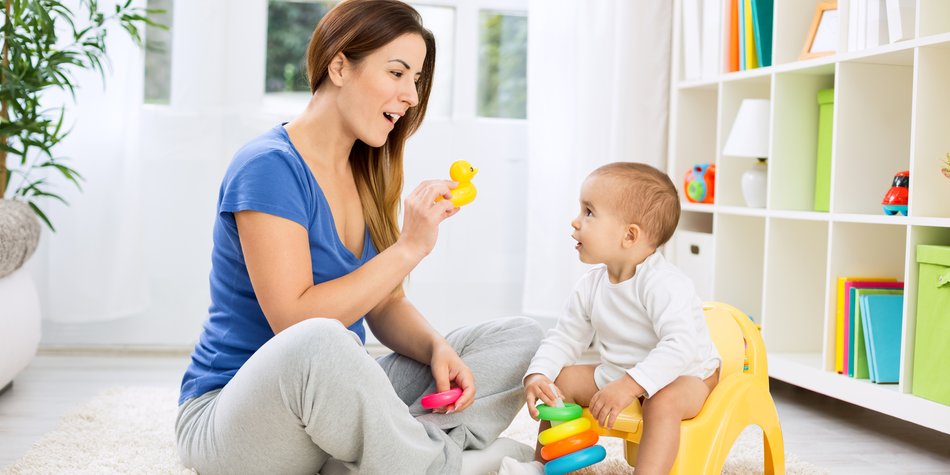 Erste Kommunikation: Wann fangen Kinder an zu sprechen? Erste Kommunikation: Wann fangen Kinder an zu sprechen?