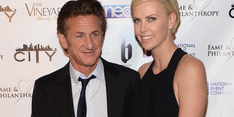 Sean Penn tauscht Foto gegen Zigaretten Sean Penn tauscht Foto gegen Zigaretten