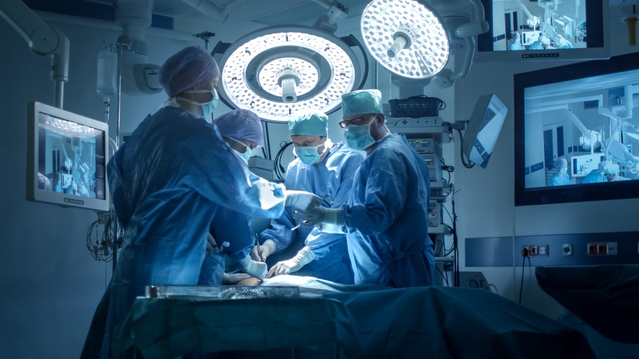 Op-Team während einer Operation Op-Team während einer Operation