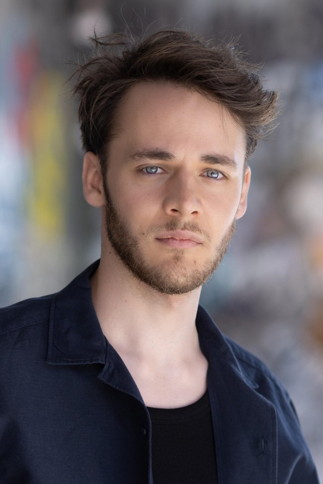 Porträt: Fabian HanisNeuer Boy im Kiez: Fabian Hanis startet bei GZSZ durch Porträt: Fabian HanisNeuer Boy im Kiez: Fabian Hanis startet bei GZSZ durch