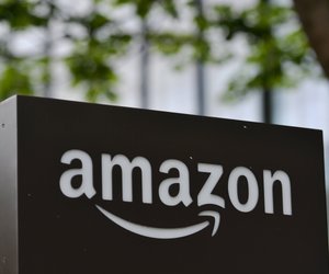 Jetzt zum Schnäppchenpreis: Hol dir mit dieser Amazon-Kerze den typischen Weihnachtsduft nach Hause!