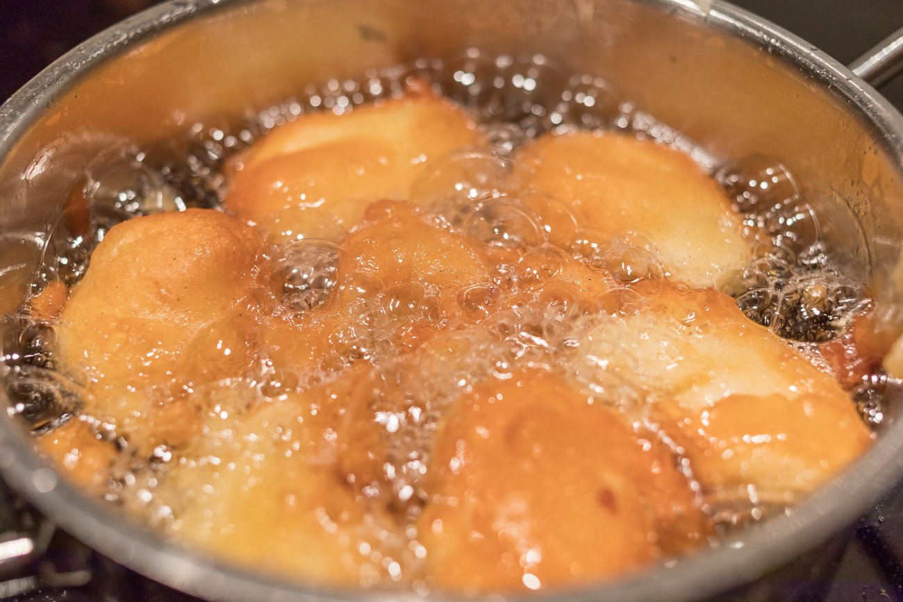 Pfannkuchen backen in Öl Pfannkuchen backen in Öl