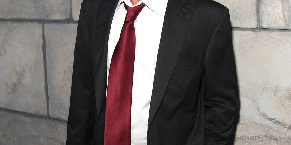 Charlie Sheen: Steht das Hochzeitsdatum fest? Charlie Sheen: Steht das Hochzeitsdatum fest?