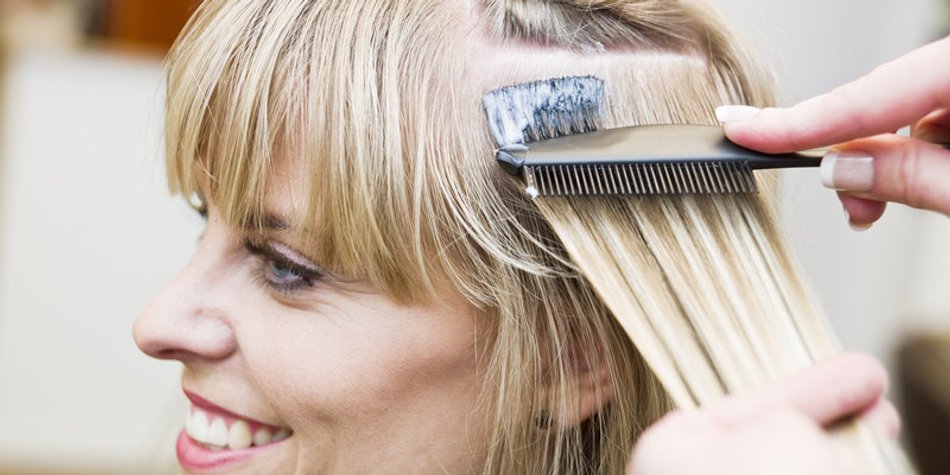 Haare blondieren - So klappt es! Haare blondieren - So klappt es!