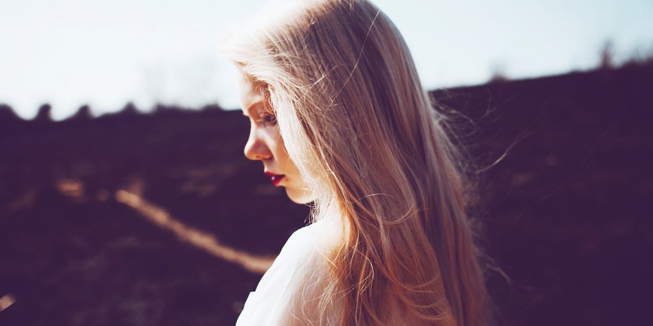 So schön ist die Trend-Haarfarbe „Peach Blonde“ So schön ist die Trend-Haarfarbe „Peach Blonde“