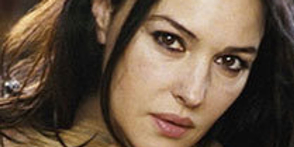 Monica Belucci: Sinnlichkeit auf 240 Seiten Monica Belucci: Sinnlichkeit auf 240 Seiten