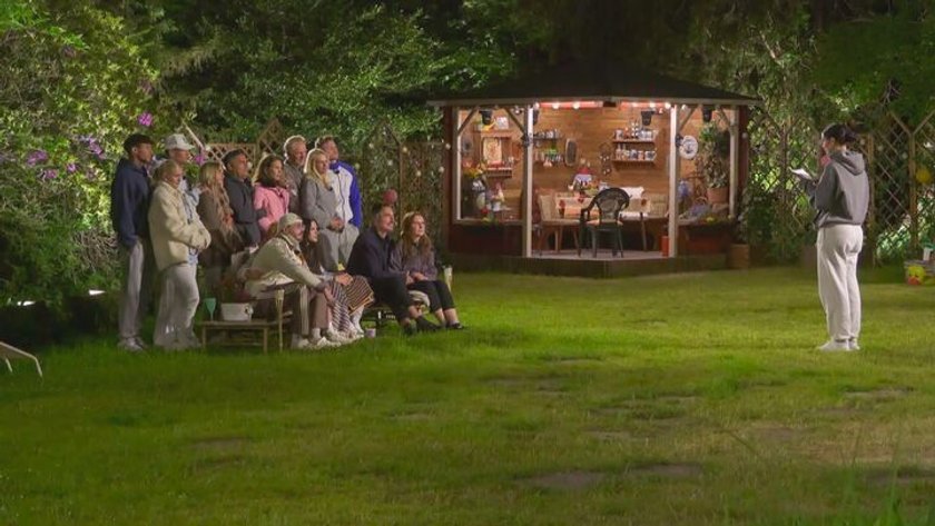 Alle Paare aus dem Sommerhaus bei der Nominierung Alle Paare aus dem Sommerhaus bei der Nominierung