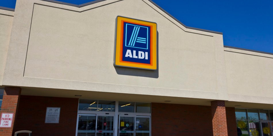 Fragwürdiges Bild: Aldi-Prospekt schockiert Kunden Fragwürdiges Bild: Aldi-Prospekt schockiert Kunden