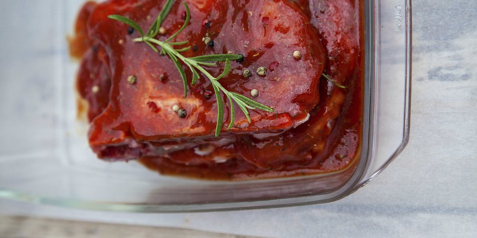 Fleisch marinieren: So wird’s perfekt Fleisch marinieren: So wird’s perfekt