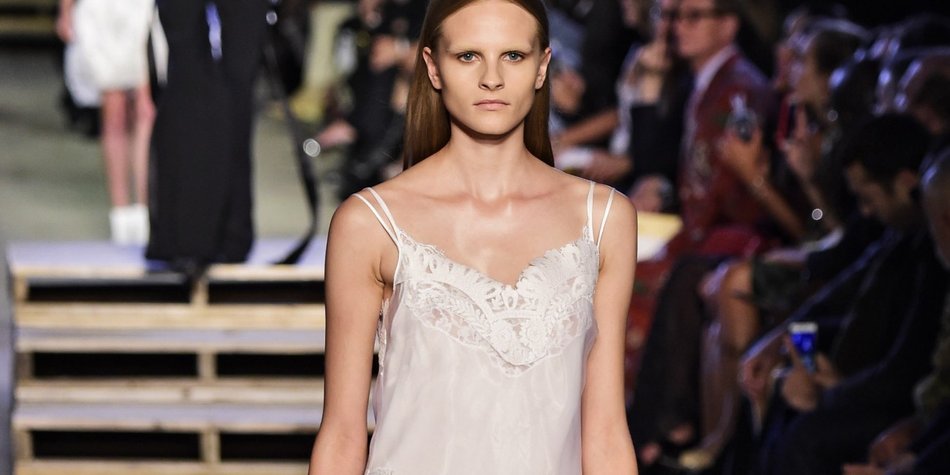 Slipdress: Das Dessouskleid à la Carrie Slipdress: Das Dessouskleid à la Carrie