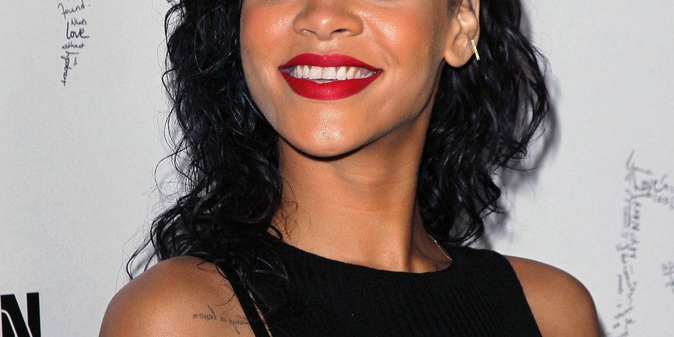 Rihanna: Vom Bestattungsunternehmen verklagt! Rihanna: Vom Bestattungsunternehmen verklagt!
