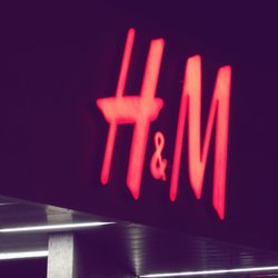 Neue Strickmode bei H&M: Diese hochwertigen Pieces in Nudetönen haben es uns angetan