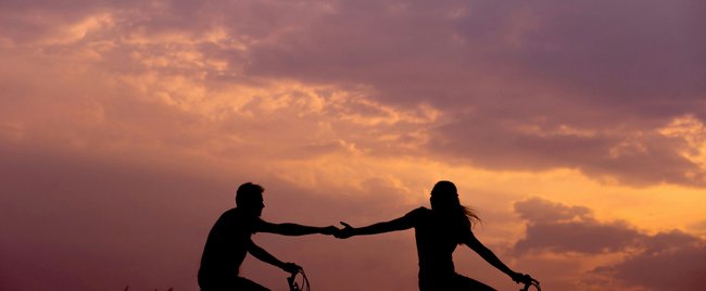 So leicht erkennst du, ob er heimlich in dich verliebt ist So leicht erkennst du, ob er heimlich in dich verliebt ist