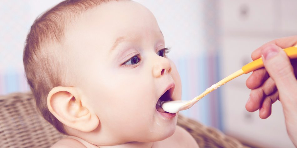 Erster Brei: So klappt der Beikoststart Erster Brei: So klappt der Beikoststart