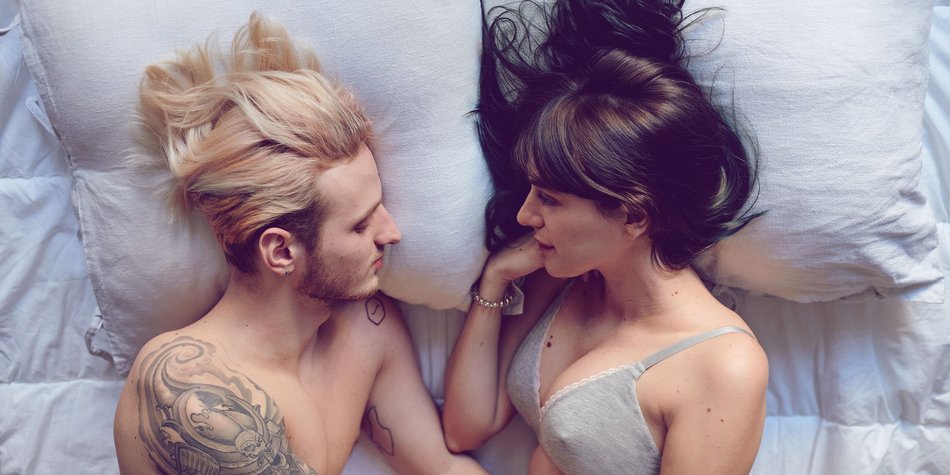 Love Language: Diese fünf Sprachen der Liebe solltest du kennen! Love Language: Diese fünf Sprachen der Liebe solltest du kennen!