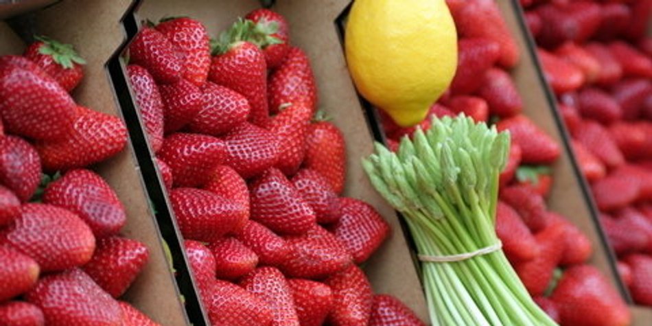 Spargel Saison: Salat mit Erdbeeren! Spargel Saison: Salat mit Erdbeeren!