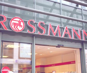 Salmonellen-Gefahr: Rossmann ruft beliebtes Eigenmarke-Produkt zurück!