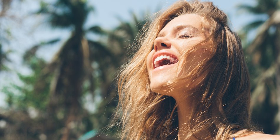 So pflegst du deine Haare nach dem Sommer richtig So pflegst du deine Haare nach dem Sommer richtig