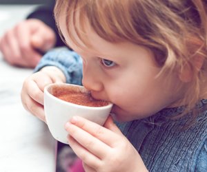 Was ist ein Babyccino? Trendgetränk für die Kleinen