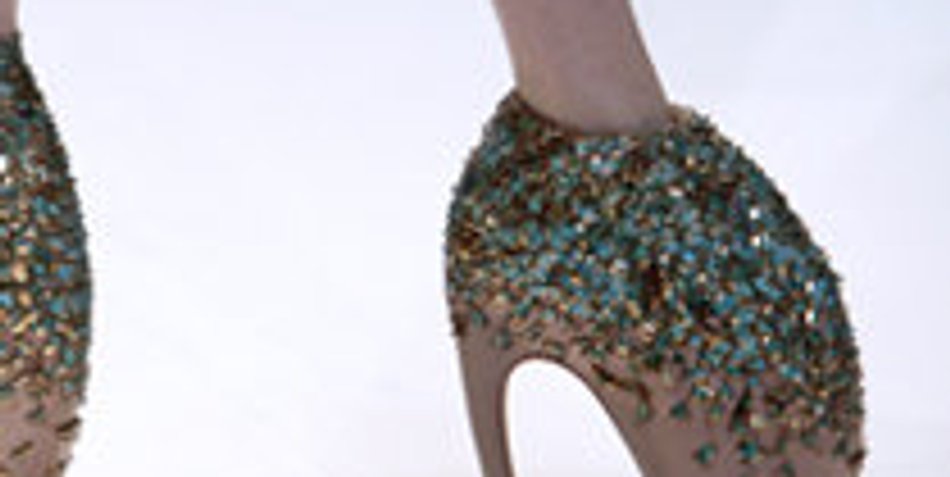 Fashion Week: McQueen mags extravagant Fashion Week: McQueen mags extravagant