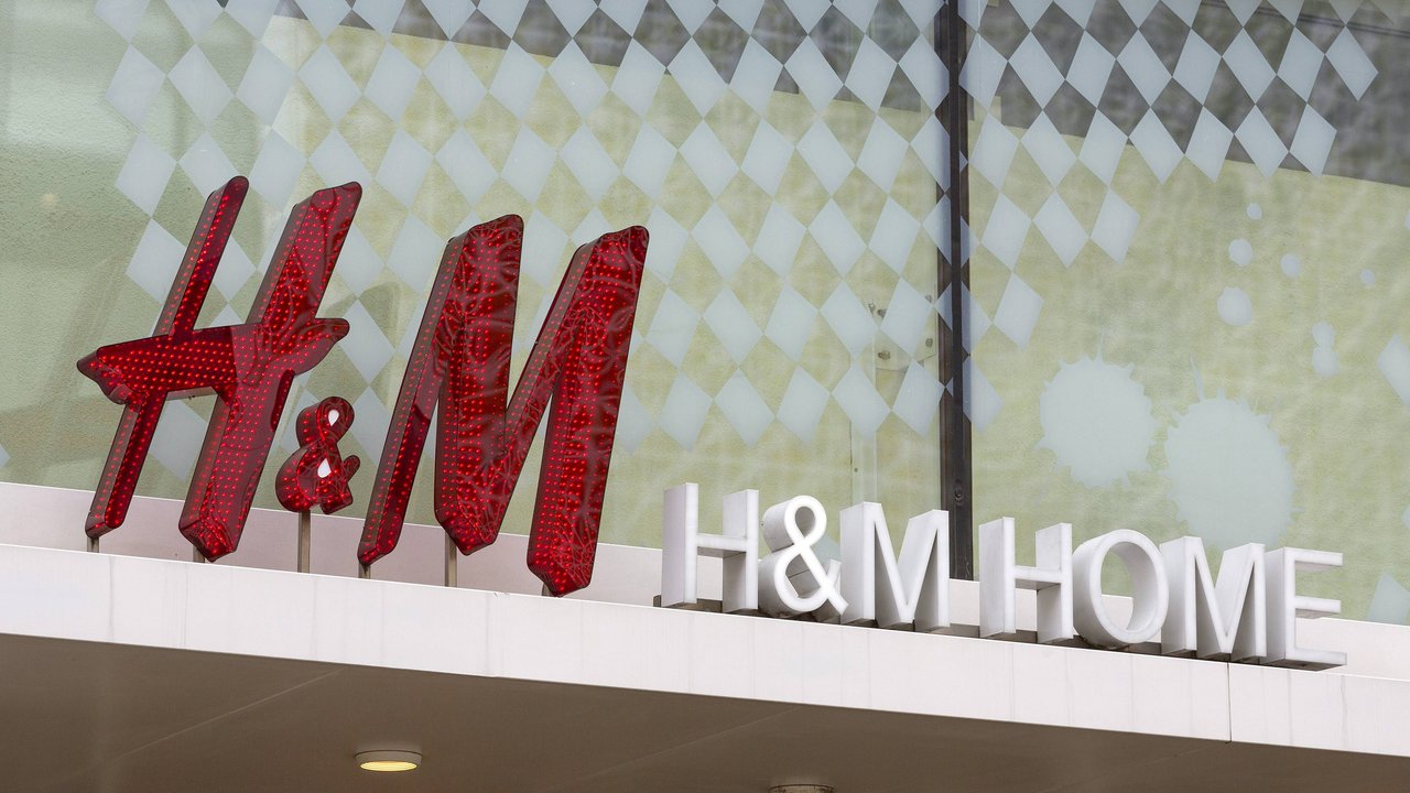 Diese Kissenhüllen von H&M Home sind ein echter Hingucker.