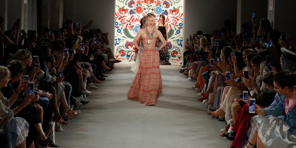 Das sind die coolsten Looks der Fashion Week! Das sind die coolsten Looks der Fashion Week!