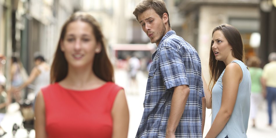 Geht er fremd? 8 Anzeichen für den Seitensprung Geht er fremd? 8 Anzeichen für den Seitensprung