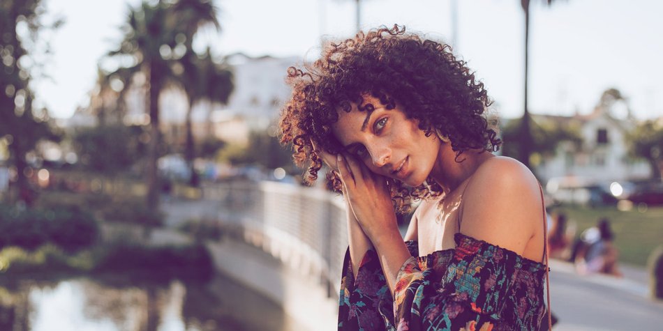 Der Curly Bob ist die Trendfrisur für Frauen mit Locken Der Curly Bob ist die Trendfrisur für Frauen mit Locken